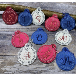 Stickserie - ITH Anhänger Schleifchen Monogram A - Z